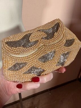 Vintage 1930’s 1940’s Le Regale Art deco Glass pearl Silver Beaded mini Clutch